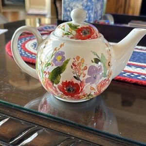 Approx 9” x 5” Teapot. Stoneware by Dolly Parton. Sweet floral design